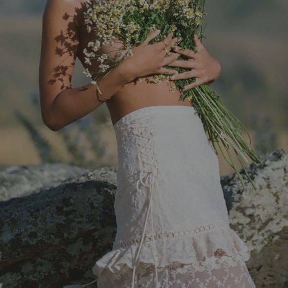 Le Gauze Lace Tiered Skirt *Medium* - Picture 5 of 12